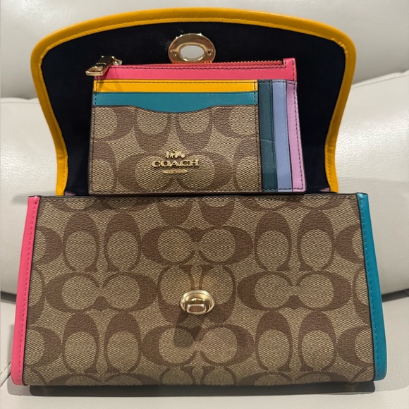 Coach Tilly Signature Canvas Crossbody w/Matching Card & Key Zip Wallet - Picture 1 of 15